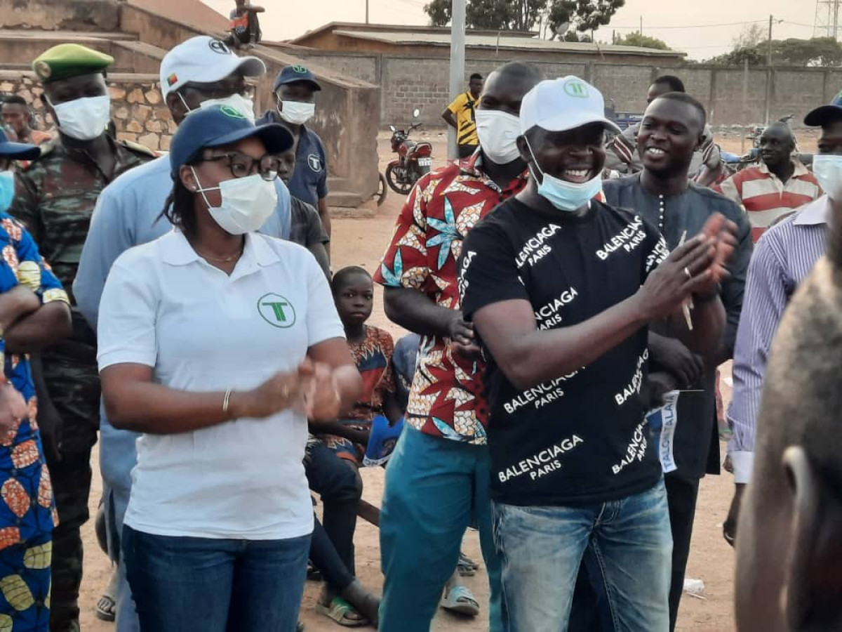A TRAVERS UN MATCH DE FOOTBALL : Aurélie Adam Soulé et la coordination de campagne du Br de Nikki prônent la paix et la victoire du duo Talon-Talata