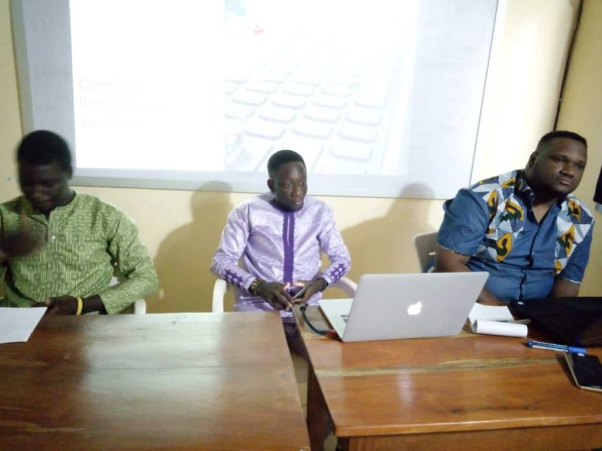 MEETUP ENTRE LES JEUNES DE PARAKOU ET L’ASSOCIATION ‘’JE VEUX BRILLER’’ : La jeunesse mieux outillée sur le commerce électronique