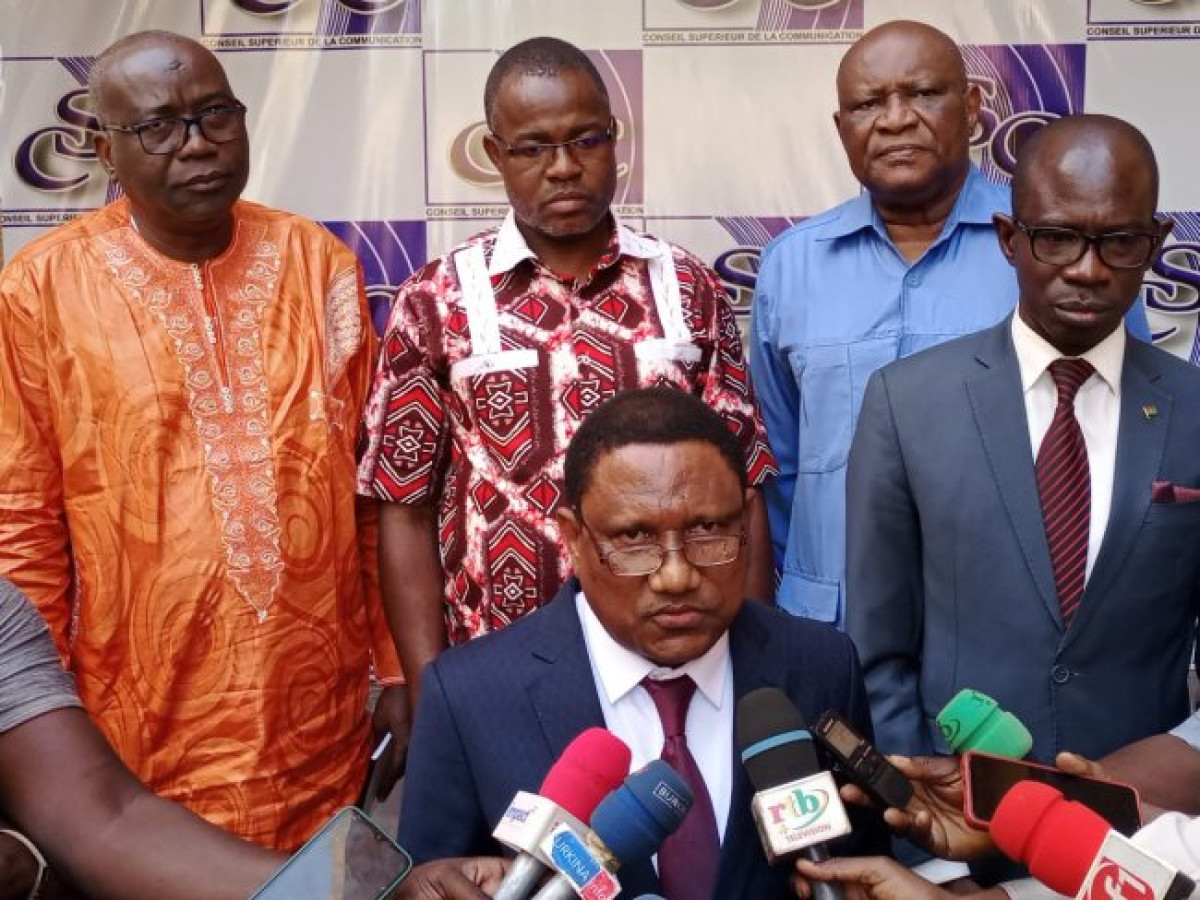 BURKINA FASO/ CHOISI POUR PRÉSIDER LA TABLE RONDE DU CONSEIL SUPÉRIEUR DE LA COMMUNICATION DU FESPACO : Le président Prosper Moretti partage ses expériences avec ses collègues