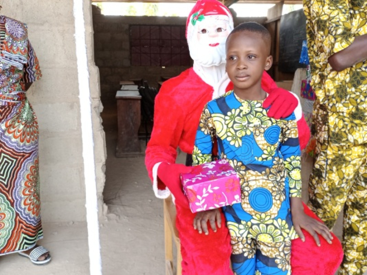 PARAKOU : Les écoliers du Csp « Les Lilas » ont reçu le père Noël