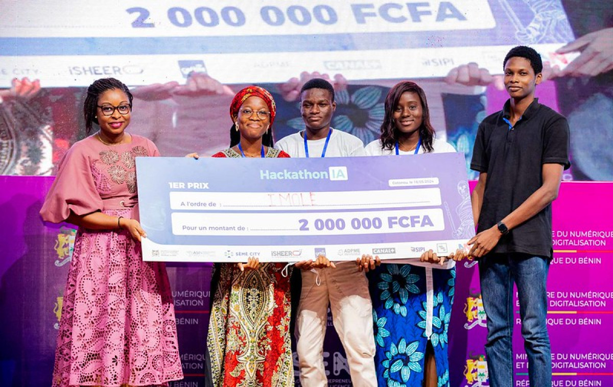 SEMAINE DE L’ENTREPRENEURIAT NUMÉRIQUE ET DE L’INTELLIGENCE ARTIFICIELLE : Aurélie Adam Soulé confirme la maturité numérique du Bénin . Le Hackathon sur l’Ia, la grande innovation