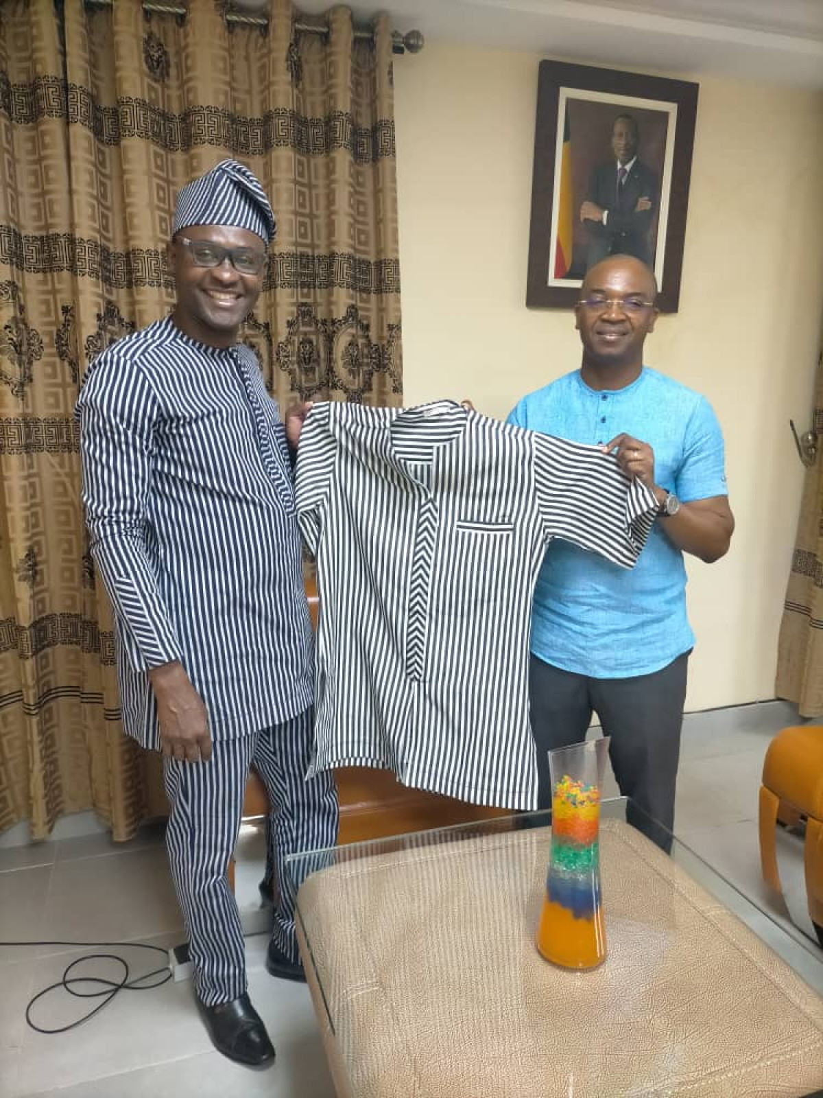 PROMOTION DU PAGNE TISSÉ AU BÉNIN : Modeste Kpogbé reçu par le préfet Cissé . Les produits de Afrique Élégance présentés à l’autorité