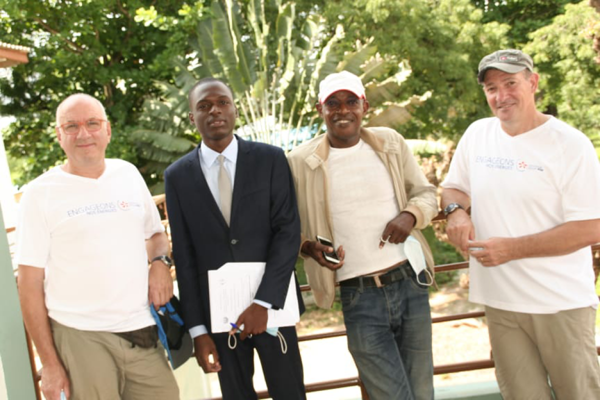 AVEC L’ONG SOMPEKIDS : Ange-Mario Aouga décroche son Master en administration générale et territoriale