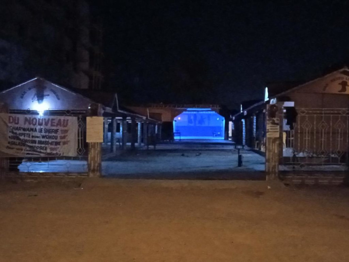 MESURE DE FERMETURE DES BARS À PARTIR DE 21 HEURES A PARAKOU : Voici comment tenanciers de bars et clients contournent la décision de Toko
