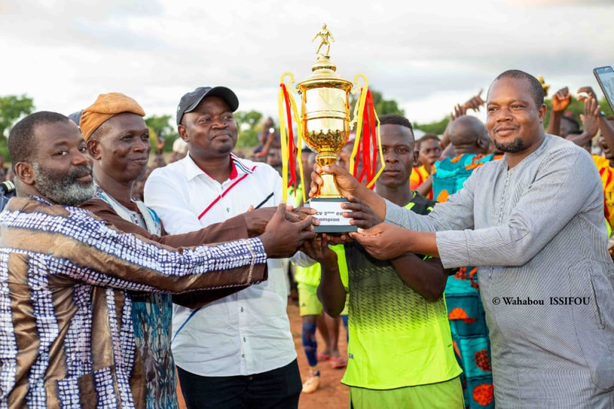 FOOTBALL À KOUANDÉ/GRÂCE AU PARRAIN ABDOULAYE TOKO : Aminou Mama Ibrahim réalise l’inédit à l’endroit de la jeunesse