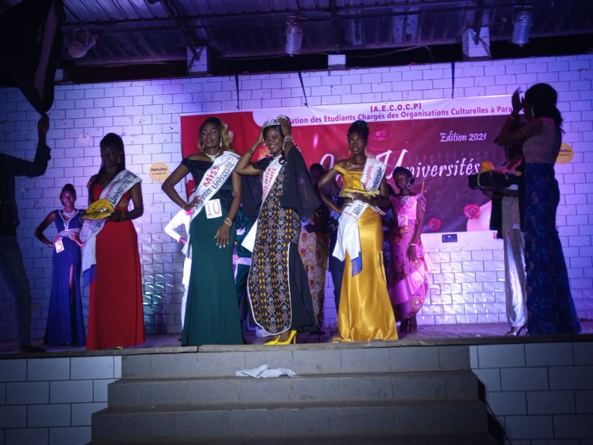 MISS INTER-UNIVERSITÉS DE PARAKOU/APRÈS UN MANDAT RÉUSSI, Miss Alidath Yamassarè rend sa couronne avec fierté