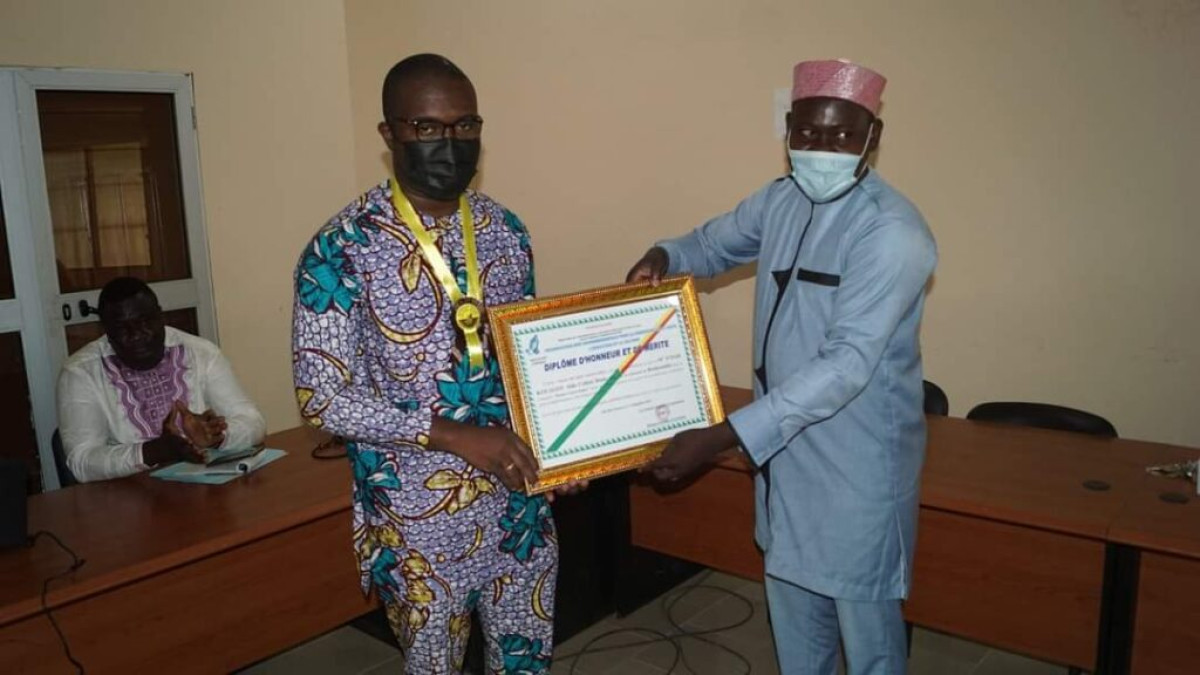 POUR SON LEADERSHIP ET SA BONNE GOUVERNANCE A LA TETE DE LA COMMUNE DE BOUKOMBE : Le maire Aldo N&rsquo;dah Kouagou distingué