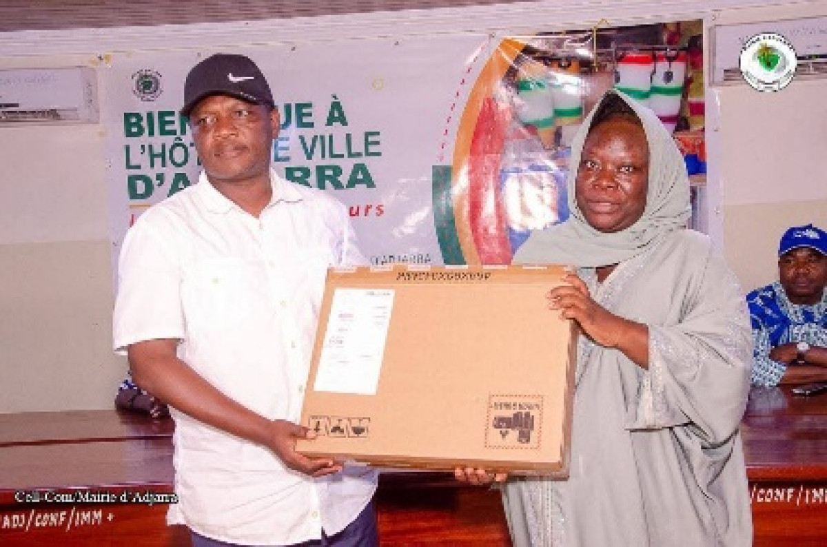 Digitalisation de l&rsquo;administration communale à Adjarra: 23 ordinateurs remis aux agents communaux 