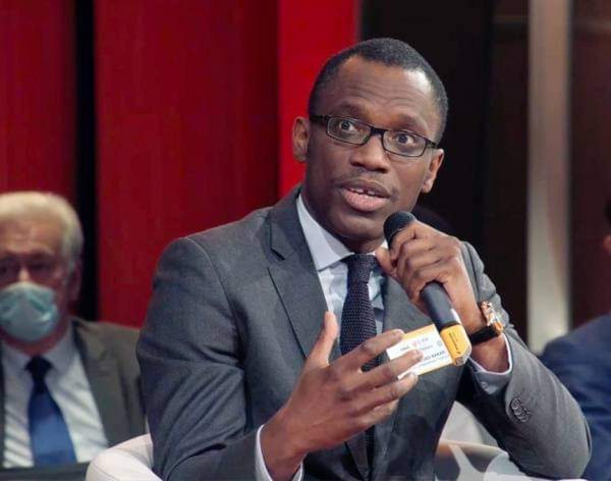 GOUVERNEMENT DU BÉNIN : Olushegun Adjadi Bakari succède à Agbénonci