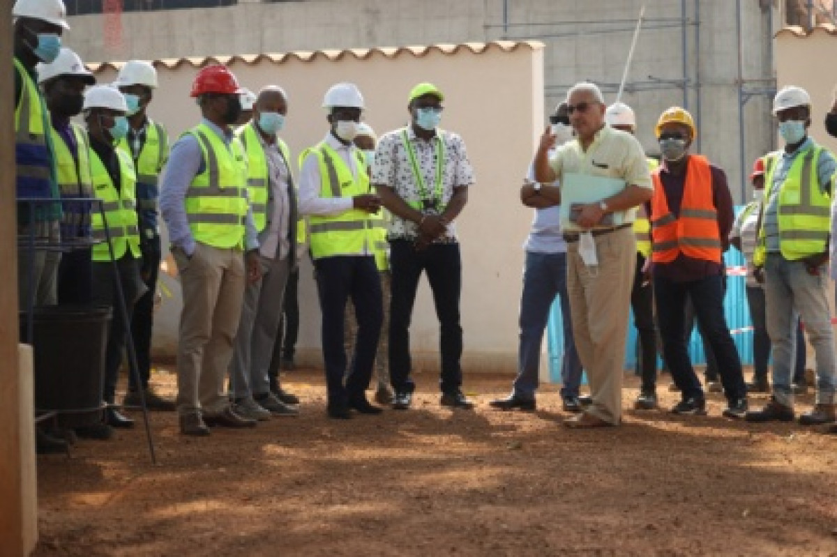 RECONSTRUCTION DE LA CITE HISTORIQUE DE OUIDAH : Abimbola et Tonato constatent l’évolution des travaux
