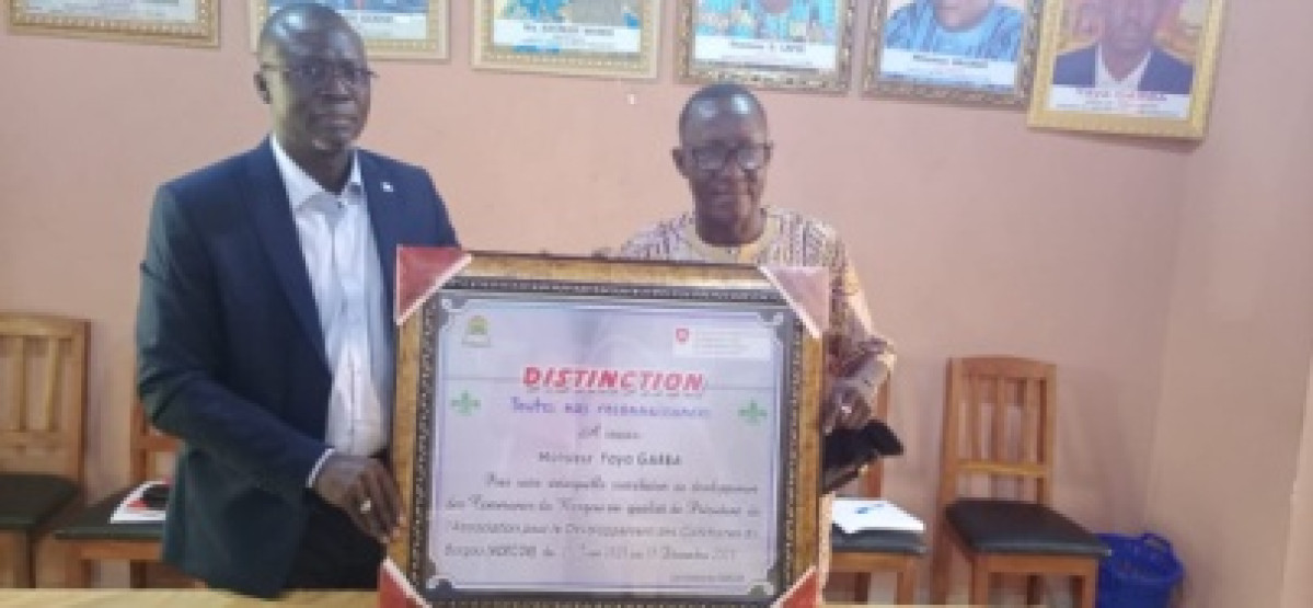 POUR SA CONTRIBUTION AU RAYONNEMENT DE L&rsquo;ADECOB : Yaya Garba distingué  par les membres de la faîtière