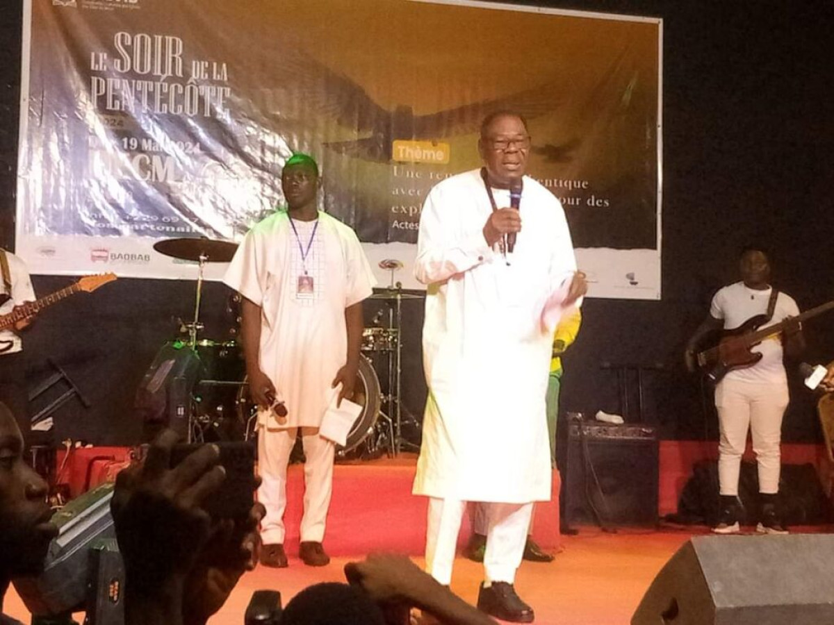PARAKOU: Un concert gospel interrompu juste après la prestation de Boni Yayi . Le Promoteur embarqué