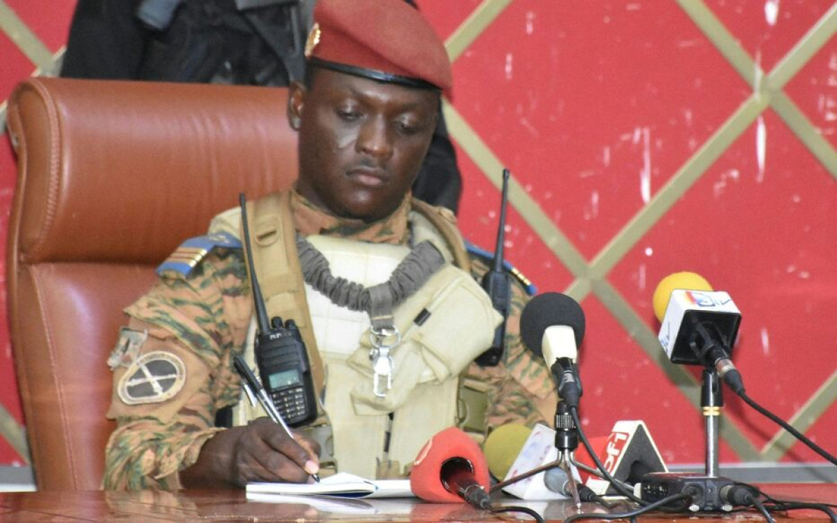 COUP D’ÉTAT DÉJOUÉ AU BURKINA-FASO : Quatre officiers arrêtés, deux en cavale