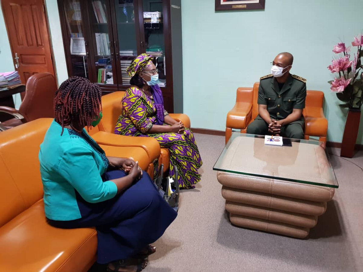 AUDIENCE AU CABINET DU PREFET DU BORGOU : La présidente de l&rsquo;Ufec/ Abc Zénabou Sangaré chez Djibril Mama Cissé