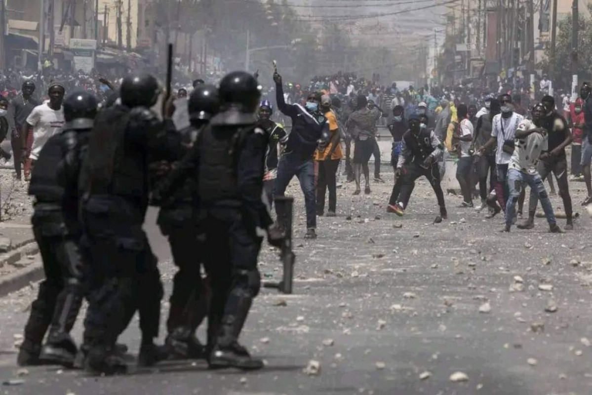 CONDAMNATION DE SONKO AU SÉNÉGAL : Déjà une dizaine de morts dans de violentes manifestations . Internet coupé dans le pays