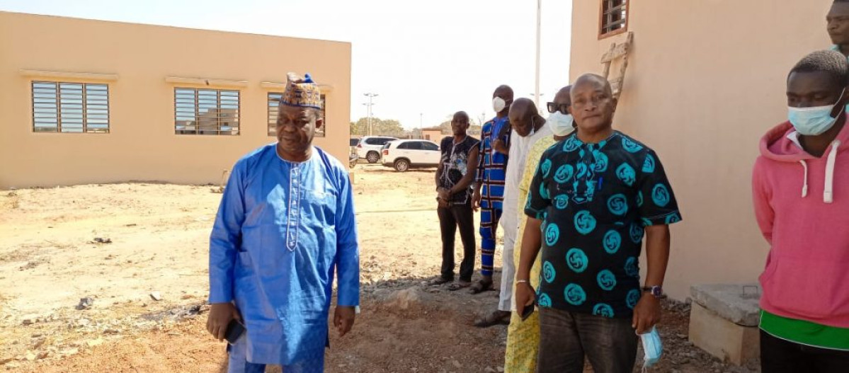 CONSTRUCTION DU CENTRE DU SPORT-ETUDE DE N’DALI : Mathurin de Chacus satisfait de l’évolution des travaux .Un taux d’exécution de plus de 90%
