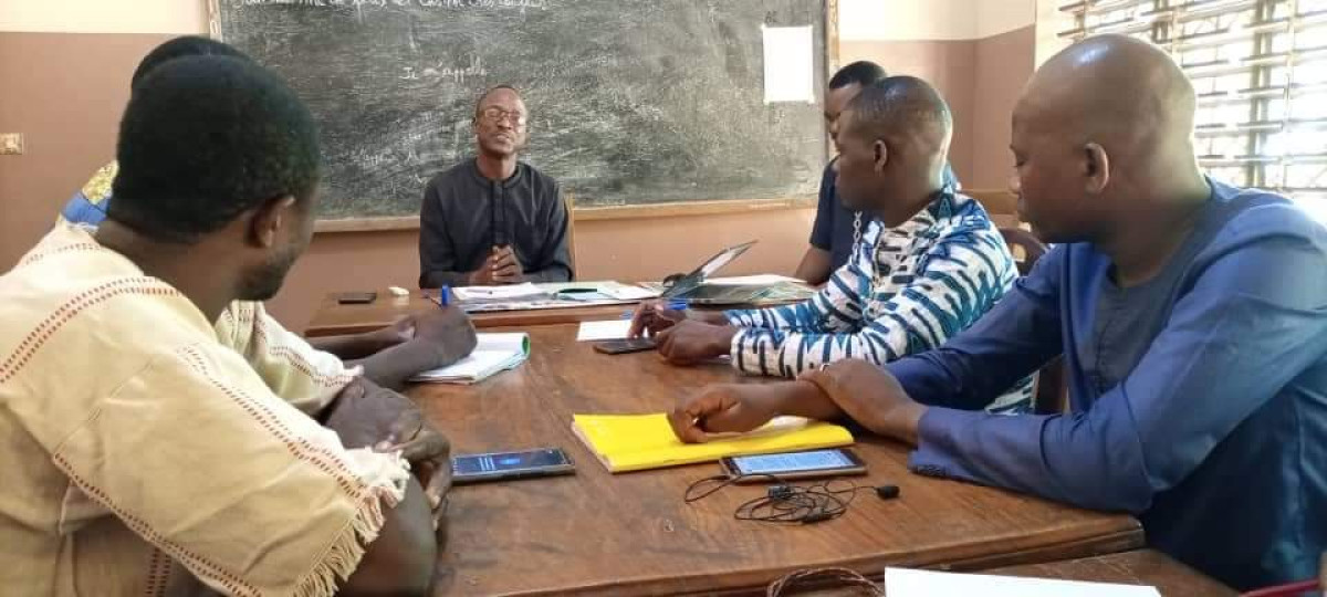 FONCTIONNEMENT DE DEEMAN RADIO :  Le Ca Haac Issa Bah Séko échange avec le personnel