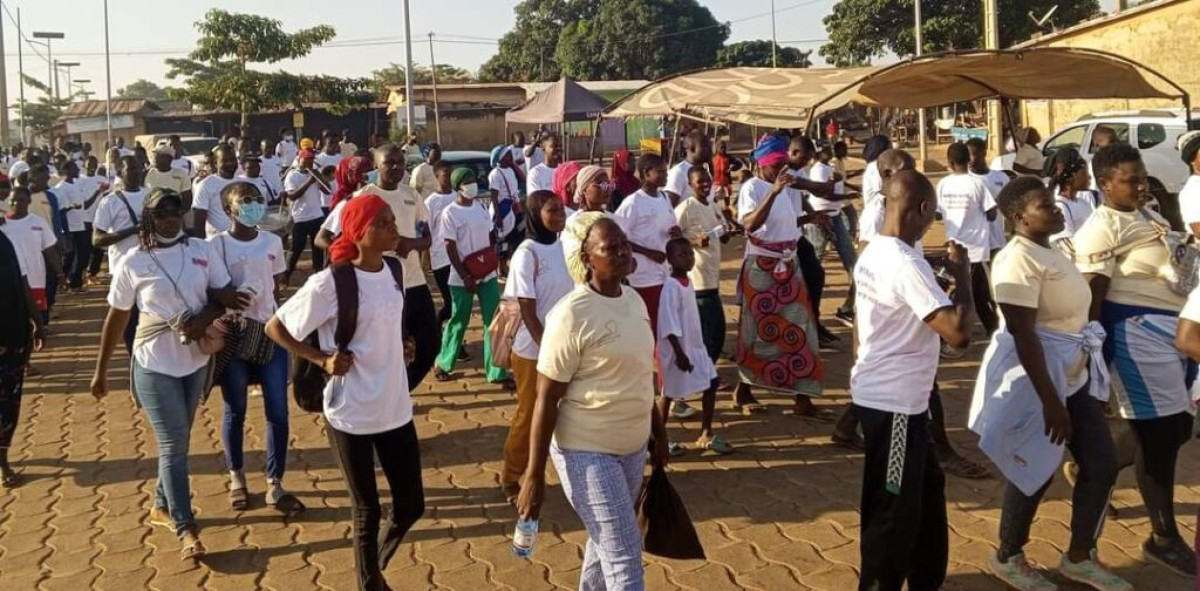 PARAKOU/MARCHE SANTÉ POUR LA PRÉVENTION DES MALADIES NON TRANSMISSIBLES : La Fondation Hubi & Vinciane sensibilise sur le diabète et l’hypertension artérielle