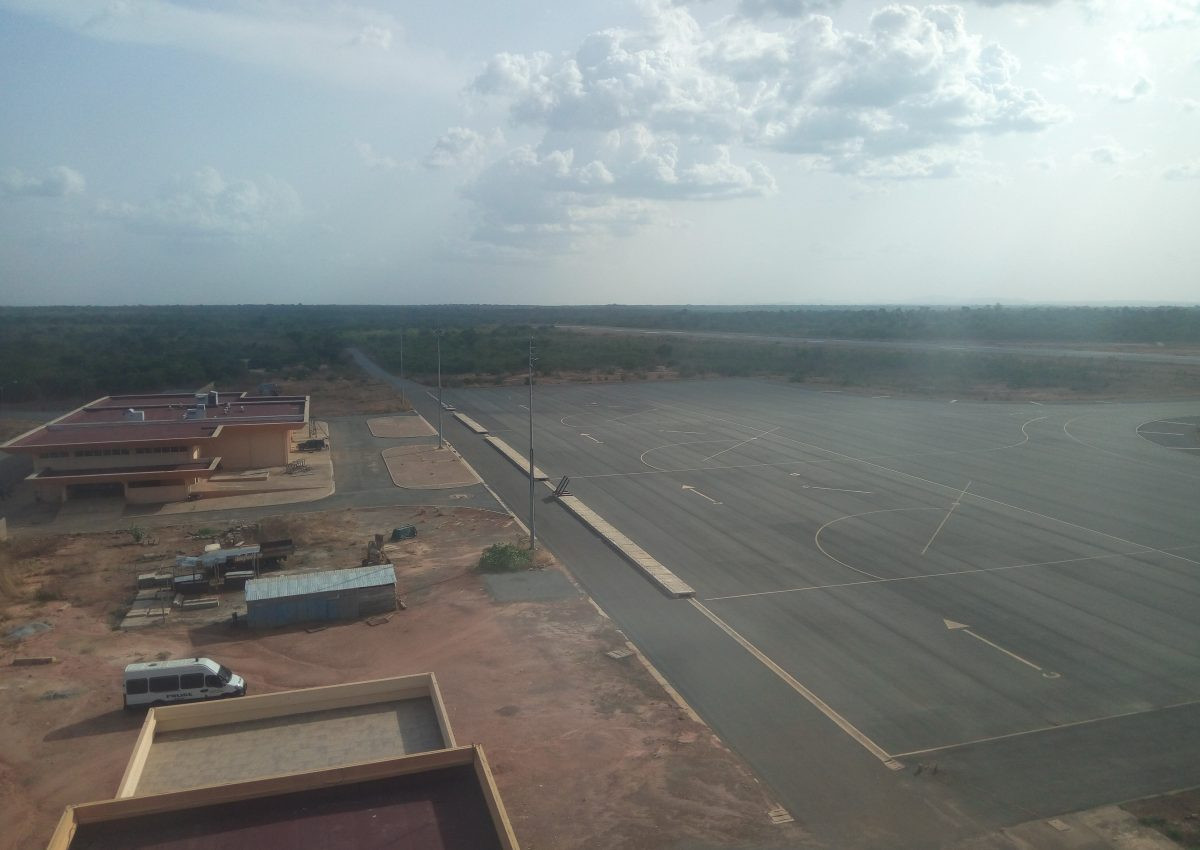 AÉROPORT DE TOUROU