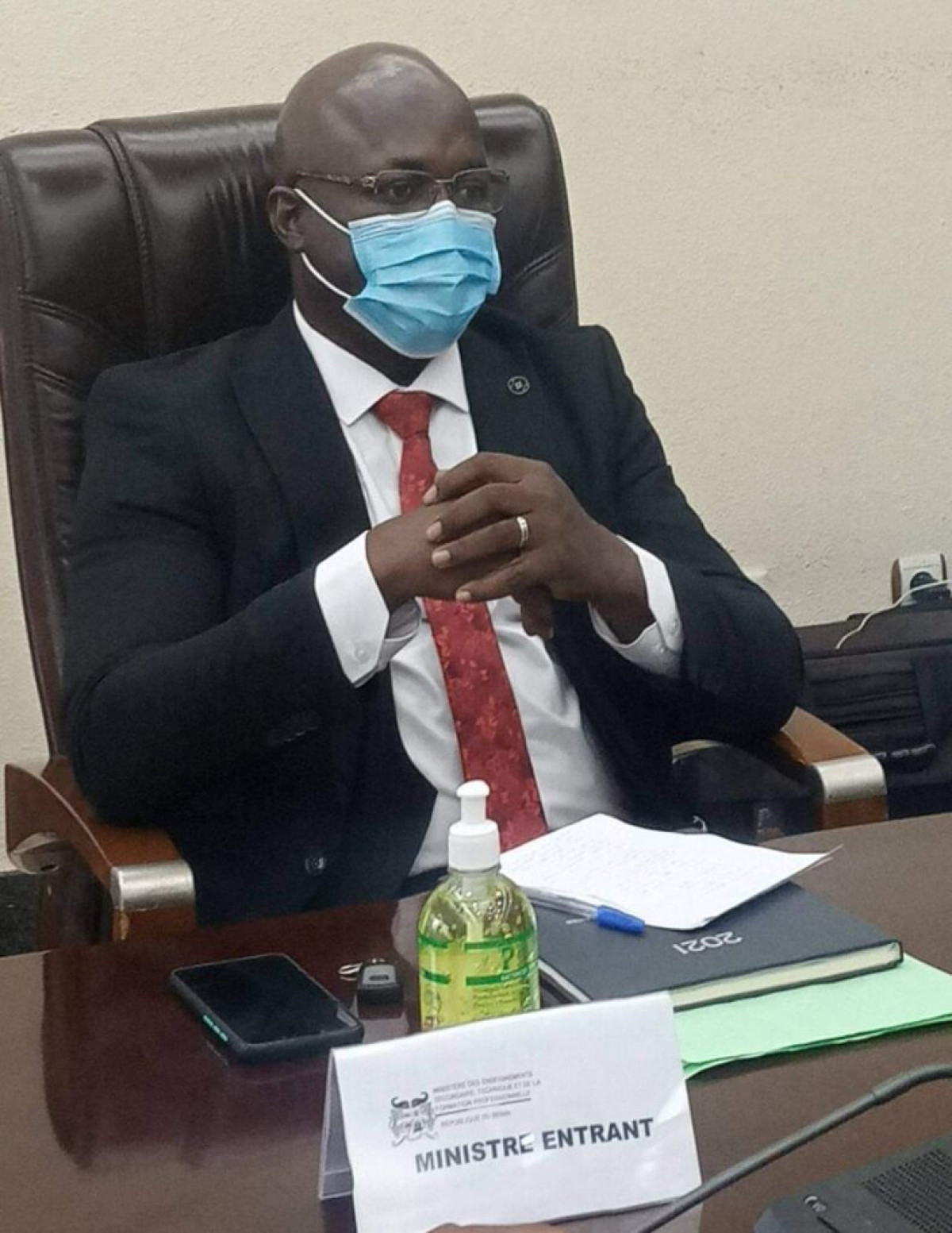 MINISTERE DES ENSEIGNEMENTS SECONDAIRES : Yves Kouaro Chabi installé dans ses nouvelles fonctions