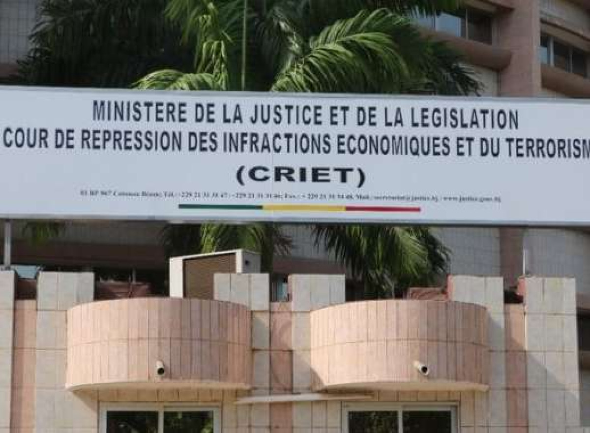BÉNIN/POUR UNE AFFAIRE DE CYBERCRIMINALITÉ : Un avocat poursuivi, 5 ans de prison requis contre 2 commissaires