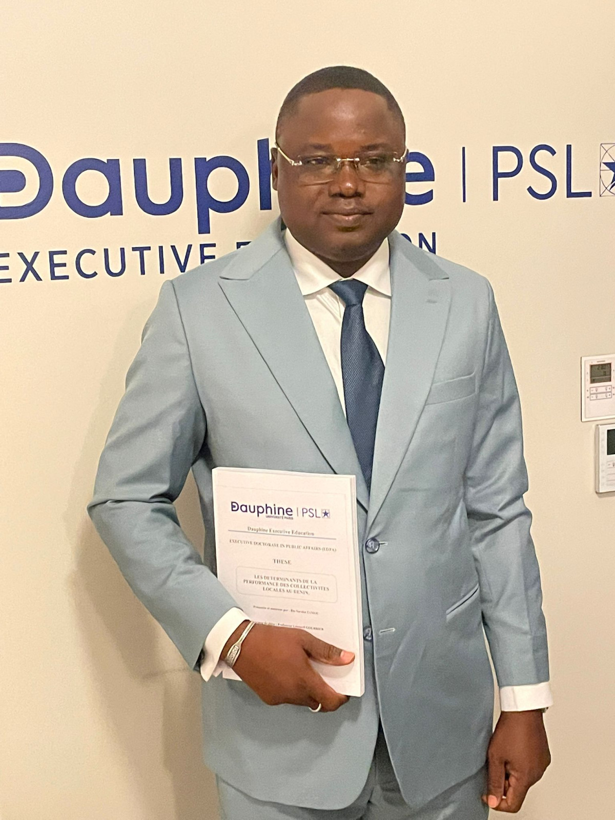Soutenance de thèse à l'Université Paris-Dauphine Psl de France: l’Honorable Bio Sarako Tamou, désormais docteur en gouvernance et management publics