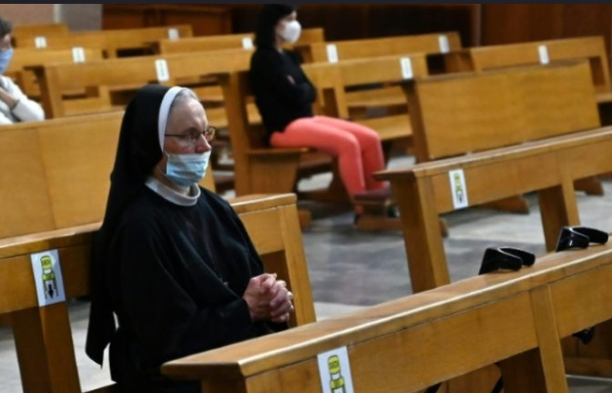 ITALIE/CORONAVIRUS : Les églises s’ouvrent à nouveau à Rome
