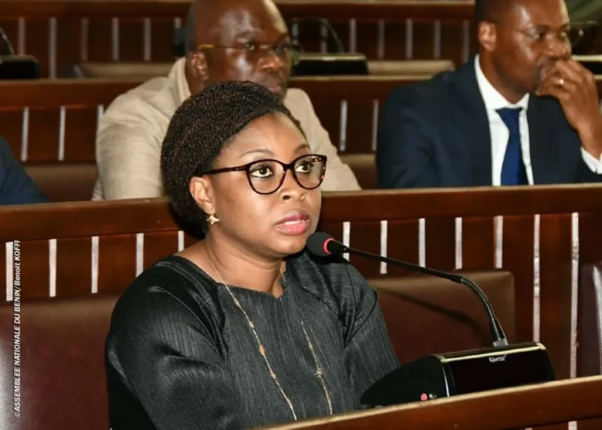 POUR CONCRÉTISER LE SOUTIEN AUX MÉDIAS ET POURSUIVRE LA TRANSFORMATION NUMÉRIQUE DU BÉNIN   Aurélie Adam Soulé défend un budget de 29 milliards pour 2025
