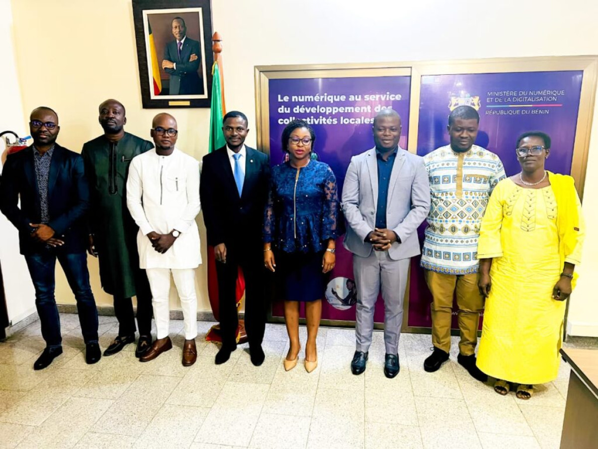 MÉDIAS AU BÉNIN : La Ministre Aurélie Adam Soulé garantit son soutien à l’Unamel-Bénin . Barnabas Orou Kouman expose les problèmes des web médias