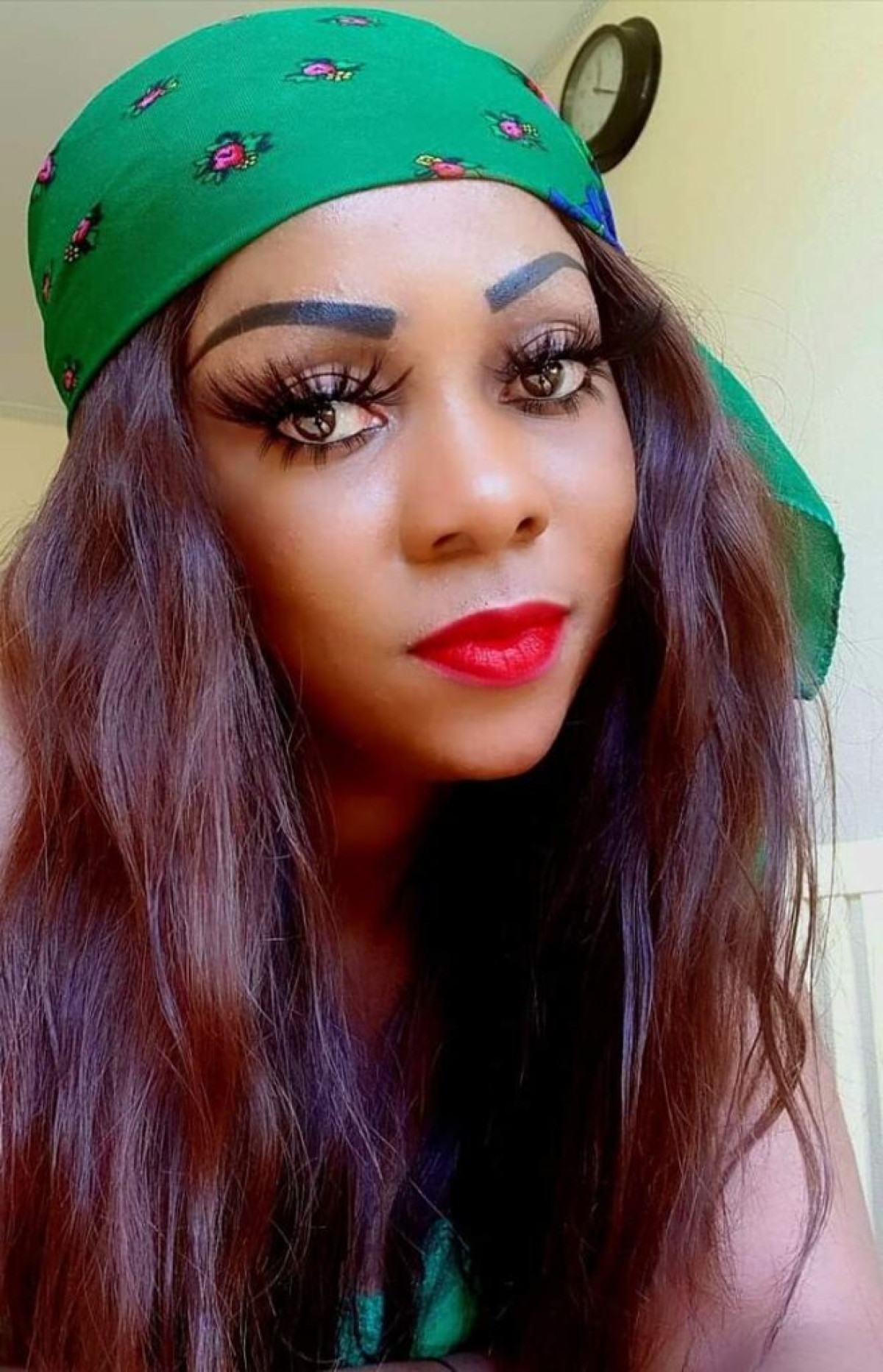 DEPIGMENTATION : L’artiste camerounaise Mani Bella décide d’y mettre un terme