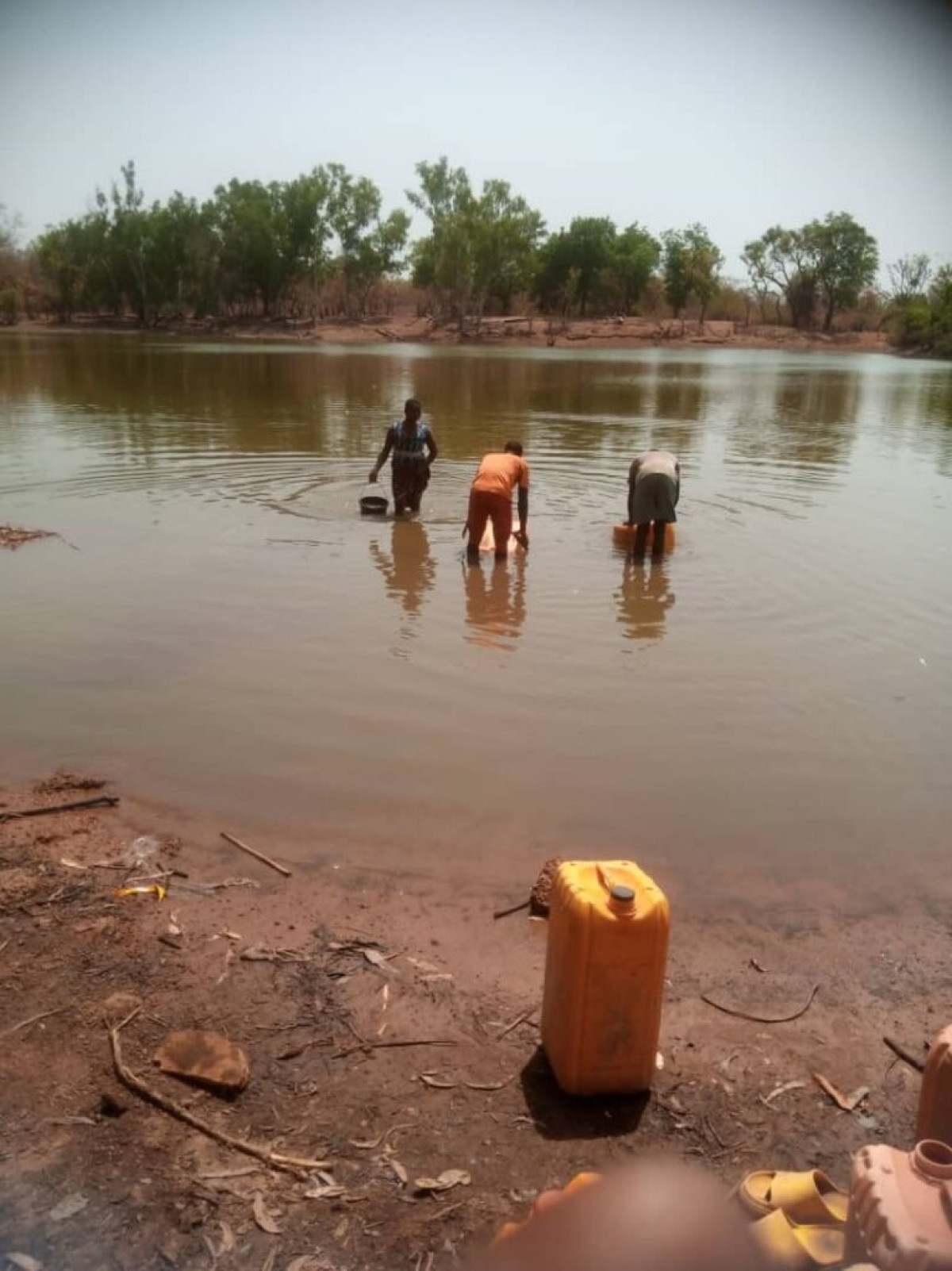 ETAT DEFECTUEUX DES POMPES À MOTRICITÉ HUMAINE A OUASSA-PEHUNCO : L’eau du barrage, le dernier recours des populations . Le maire évoque des difficultés administratives pour la réhabilitation des infrastructures