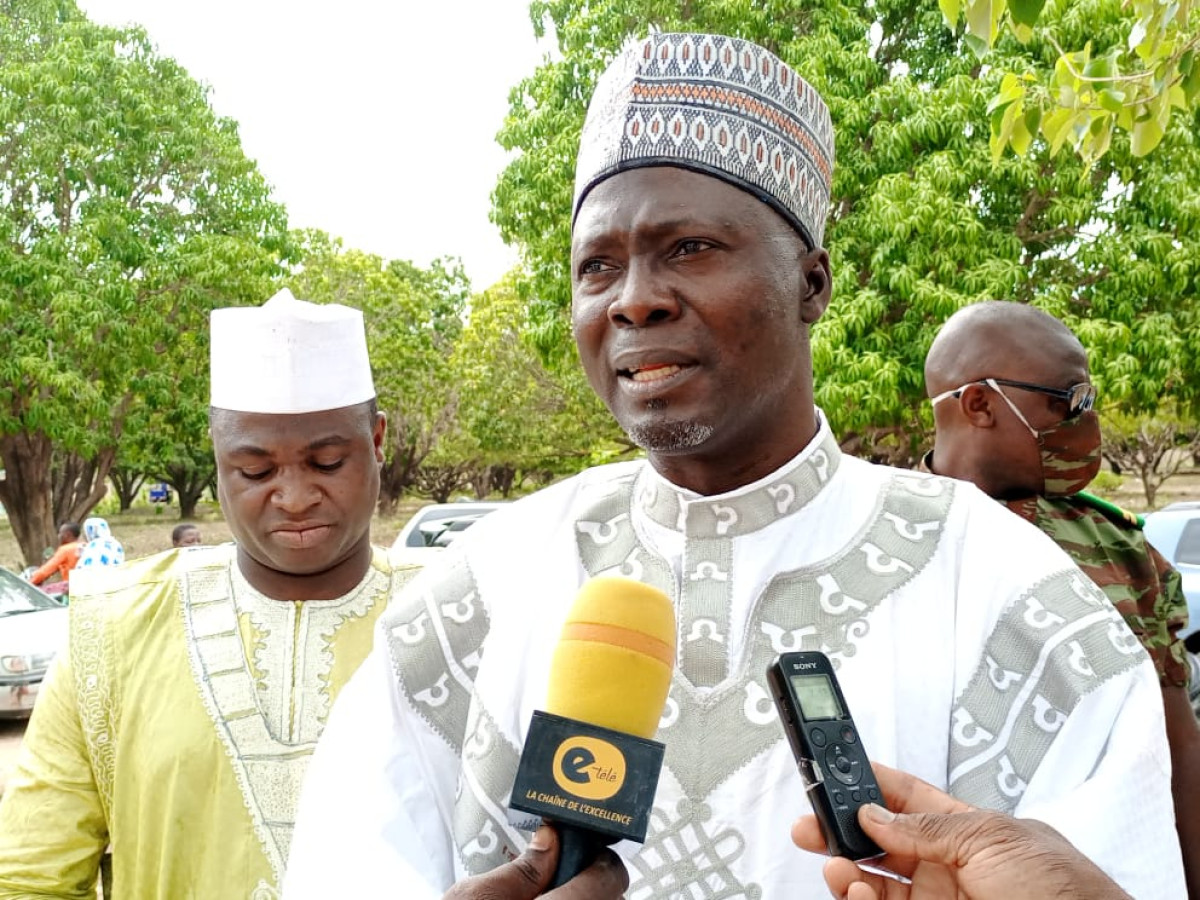 ABSENTEISME D’UN ENSEIGNANT A L’EPP OCBN PARAKOU : Les écoliers abandonnés, le maire Zimé fait le constat