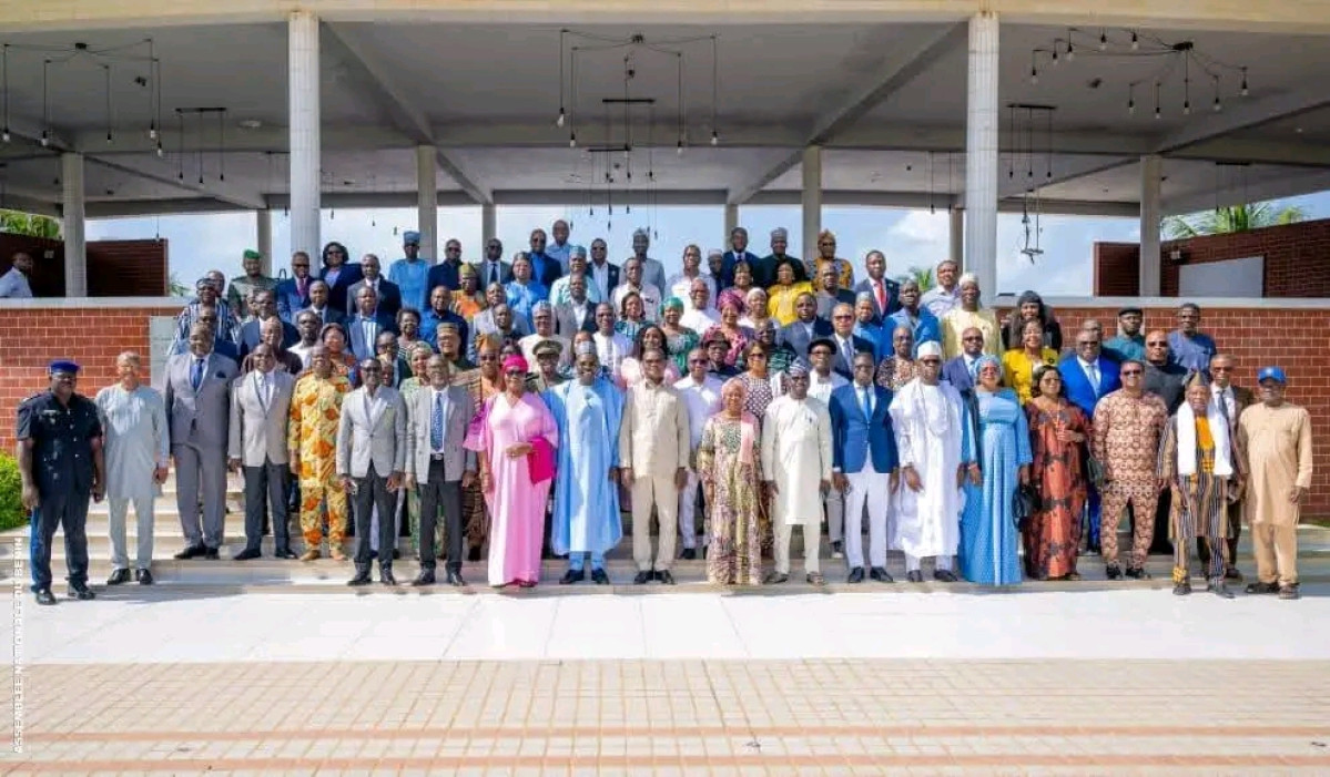 Pour mieux légiférer et contrôler l'action du gouvernement: les 109 députés en séminaire