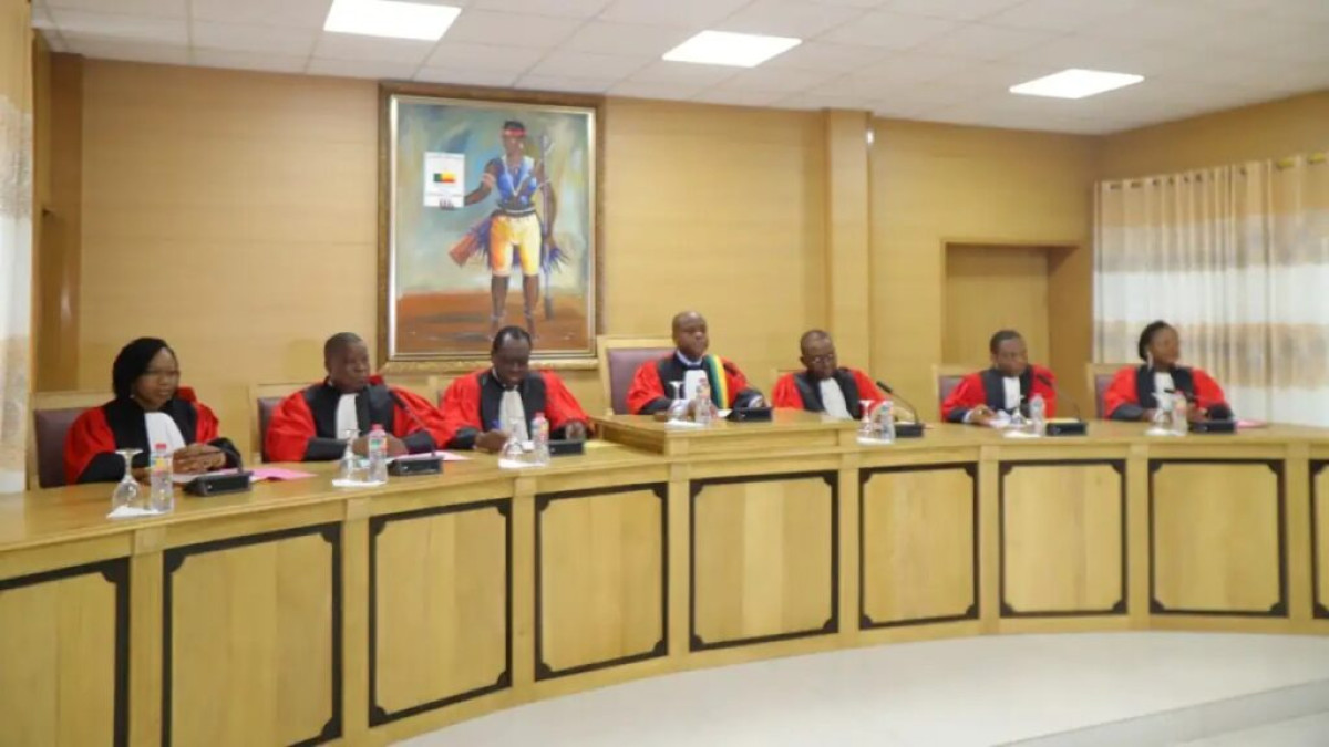 Audience plénière à la cour constitutionnelle: les 7 sages se penchent sur le recours sur la nouvelle République, ce jour