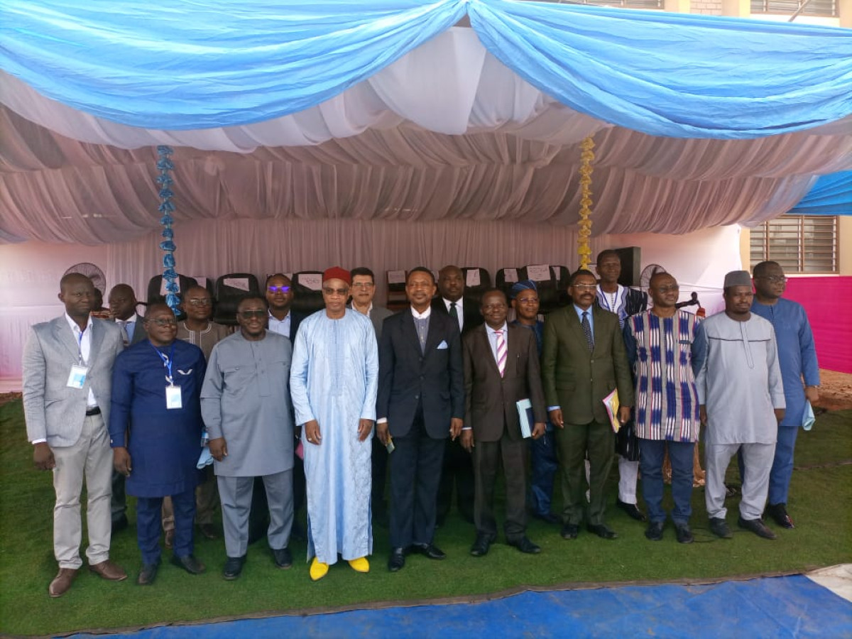 ORGANISATION DU 1ER COLLOQUE SCIENTIFIQUE INTERNATIONAL DE L’UNSTIM D’ABOMEY : Le recteur Joachim Gbenou pour le développement industriel du Bénin . 14 pays réfléchissent pour la valorisation des résultats de recherche