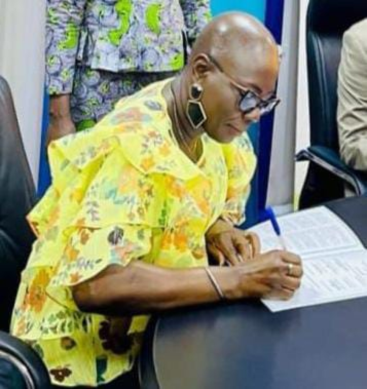 POUR AVOIR SIGNÉ IN MÉMORANDUM D’ACCORD SANS L’AUTORISATION DU PRÉSIDENT DJOGBÉNOU : Christelle Houndonougbo destituée de la direction administrative du parti Up le Renouveau