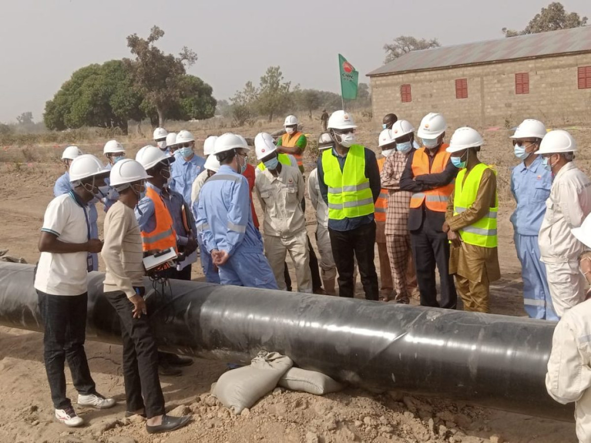 PROJET PIPELINE EXPORT NIGER-BENIN : Le ministre Adambi satisfait de l’évolution des travaux . À la station de Gogounou, la phase de soudure des tuyaux démarrée