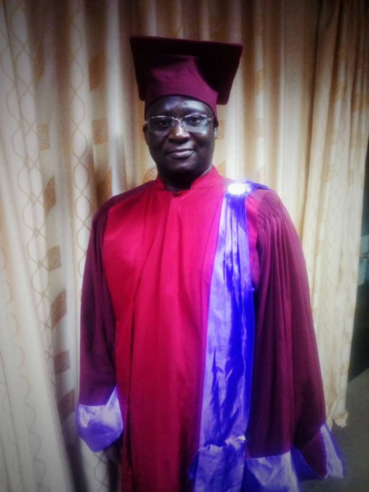 ENSEIGNEMENT SUPÉRIEUR AU BÉNIN : Télesphore C. Nounagnonhou fait docteur à l’Université d’Abomey-Calavi . Il obtient une mention très honorable avec félicitations du jury