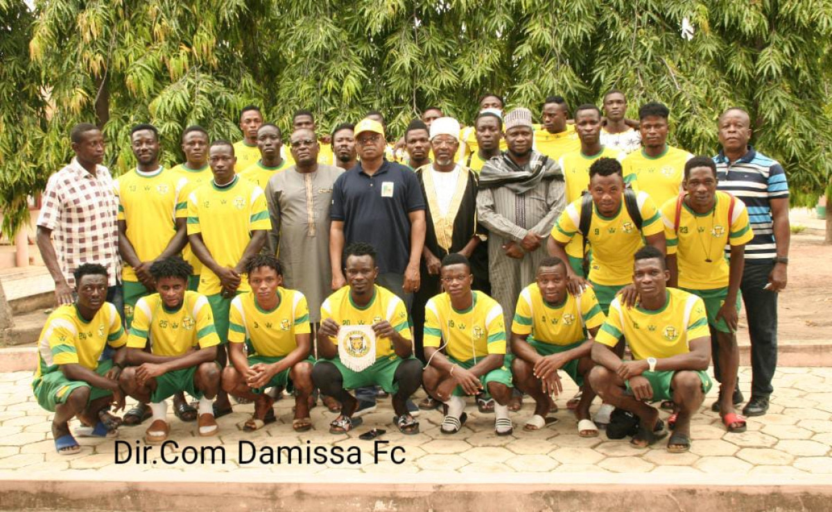 DAMISSA FC/POUR BIEN DEMARRER LA SAISON 2021-2022 : Joueurs et staff technique reçoivent les bénédictions du Roi, Maire et Imam de N’Dali