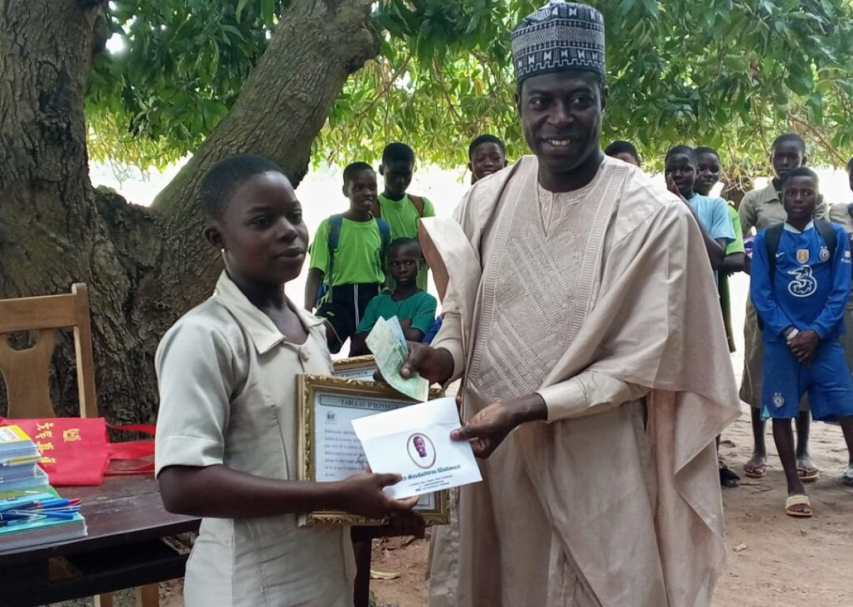 TCHAOUROU/PRIX DE L’EXCELLENCE DANS LES CEG GORO, ALAFIAROU ET BÉTÉROU : La Fondation Iya Lati récompense les meilleurs apprenants