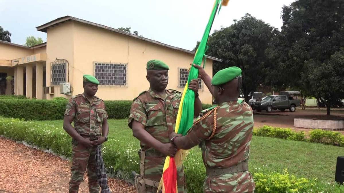 PASSATION DE COMMMANDEMENT AU CAMP MILITAIRE SERO KPERA DE PARAKOU : Max-Martin Soglohoun cède sa place à Judicaël Houngbédji