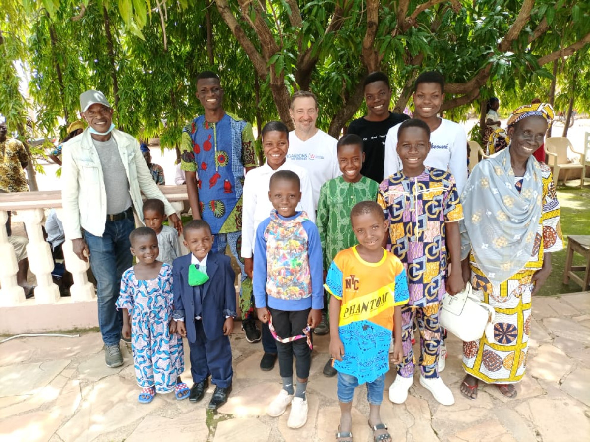 SCOLARISATION DES ENFANTS A BANIKOARA : Peter King et l’Ong Sompékids en font une préoccupation majeure