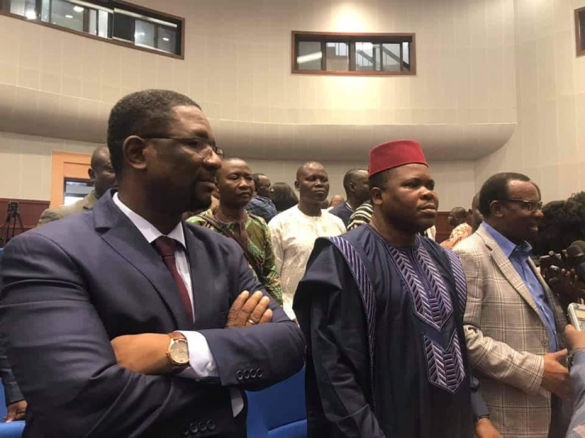 EDITO : Un complot contre le peuple ?