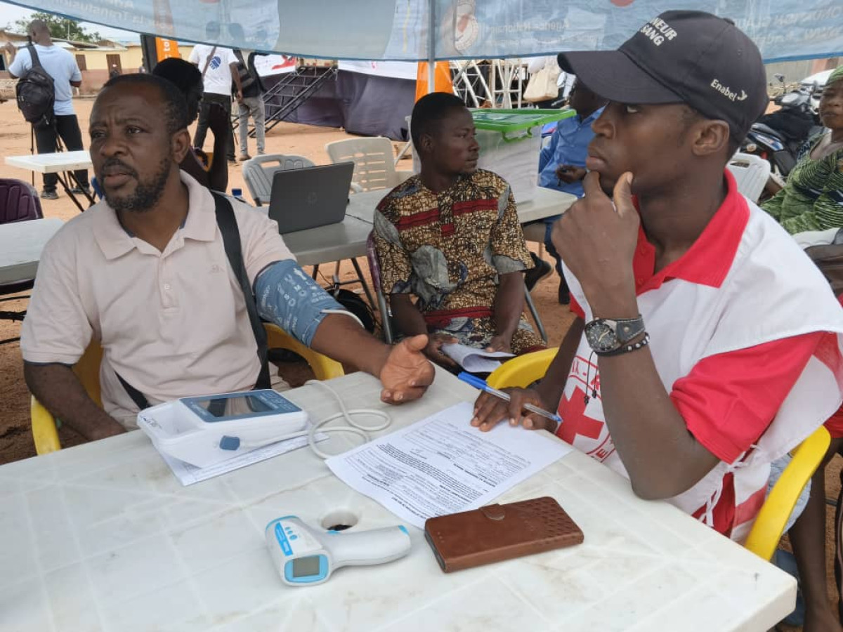 Festival international des chevaux dum dweebu à parakou :L'Association "Bénin Maasobu" donne le top de la 2e édition par une opération de don de sang. Une série d'activité inscrite au programme La ville de Parakou vit, depuis ce vendredi 08 mai 2026, au r