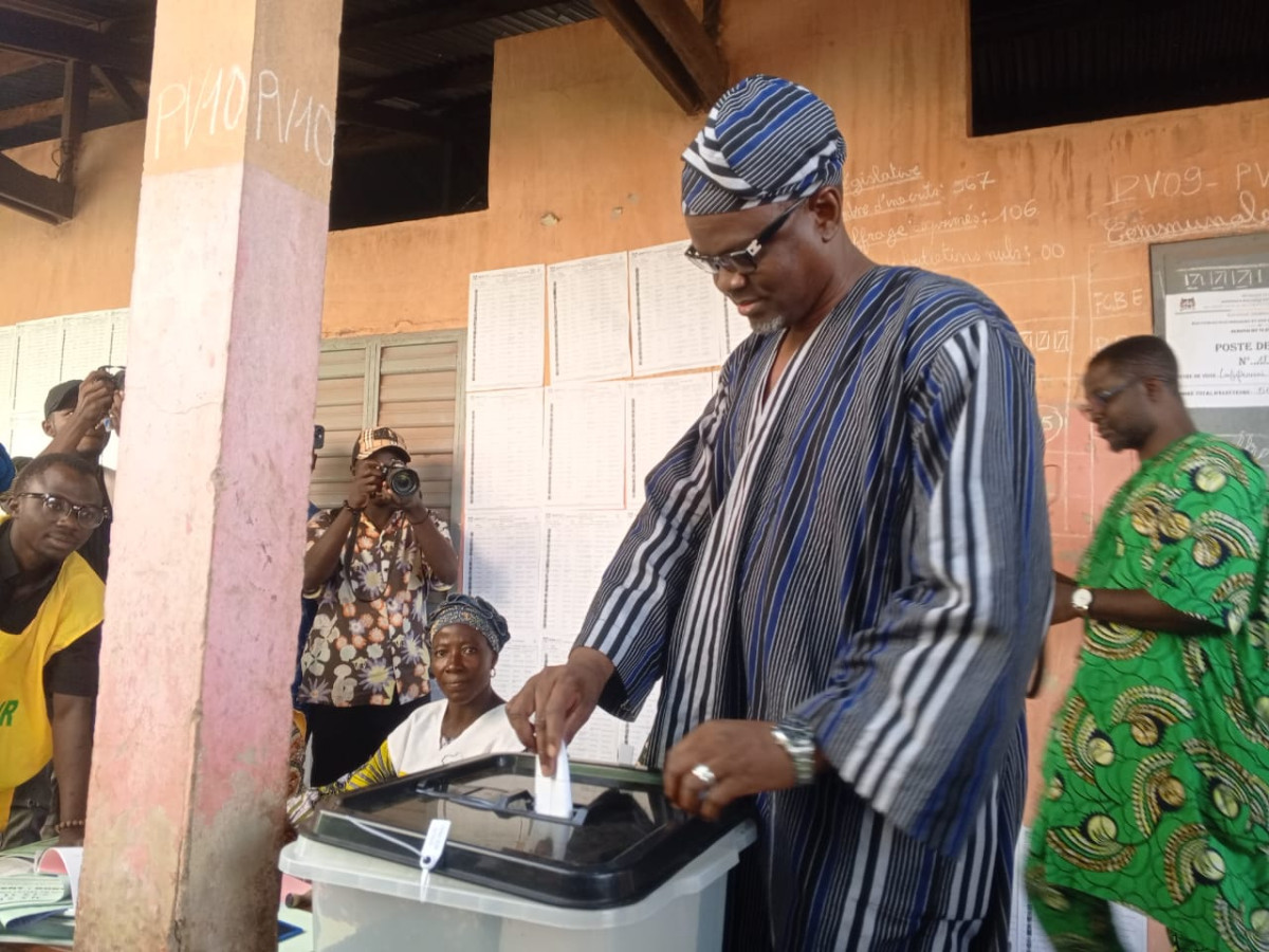 Présidentielle 2026 à Parakou: Samou Seïdou Adambi accomplit son devoir civique à Ladji-Farani