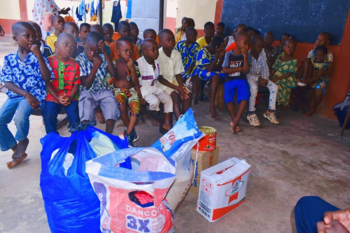 SOUTIEN À L’ORPHELINAT SAINT JEAN-EUDES DE PARAKOU : Seab Ong fait don de vivres et vêtements