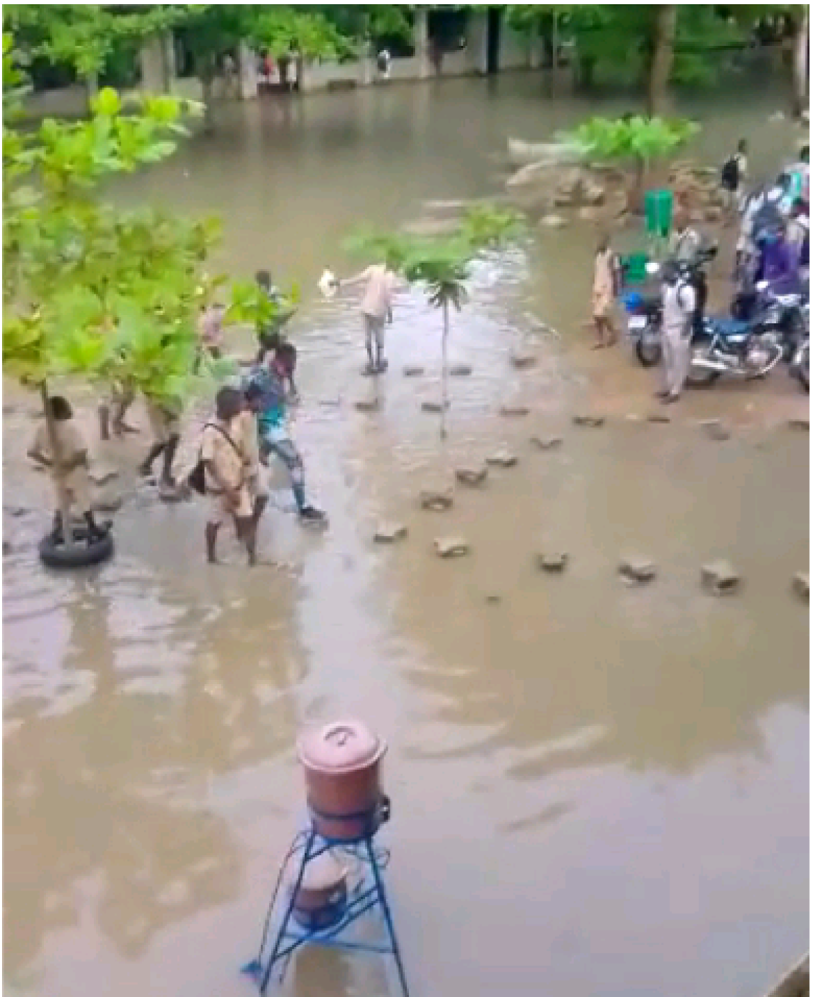 BÉNIN/ÉDUCATION : Les élèves du Ceg Godomey dans l’eau