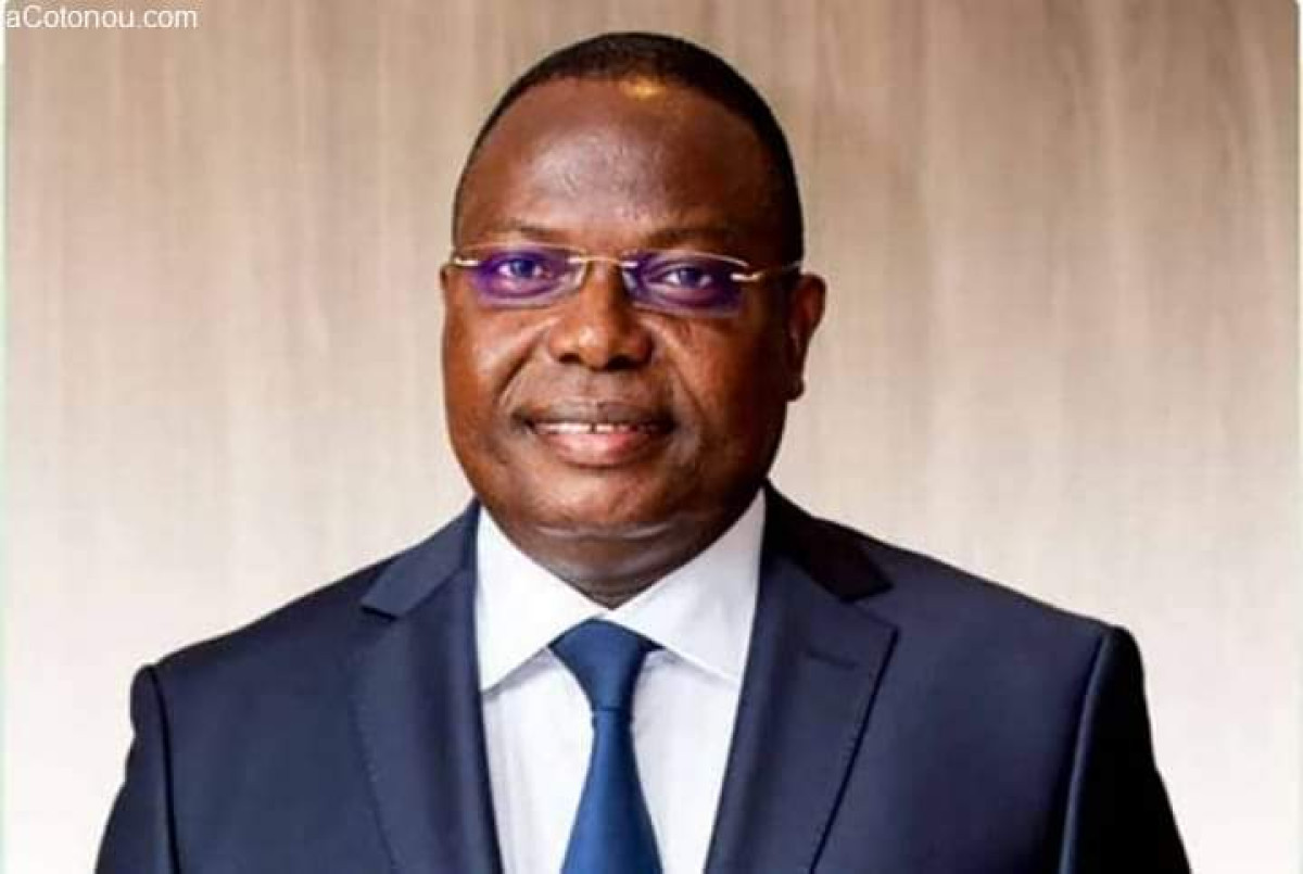 SECTEUR DES INFRASTRUCTURES ET DES TRANSPORTS AU BENIN : 21 grands projets routiers annoncés pour 2022 • Le ministre Hêhomey défend un budget de plus de 155 milliards
