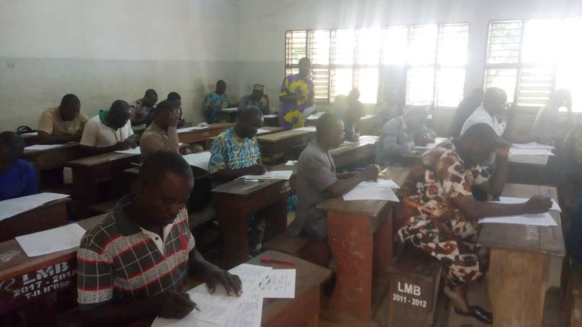 SESSION DE REMPLACEMENT DE L’ÉVALUATION DIAGNOSTIQUE A PARAKOU : Des enseignants composent dans le calme en présence du ministre Mahougnon Kakpo