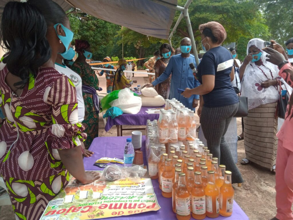 VALORISATION DES PRODUITS DÉRIVÉS DU CAJOU AU BÉNIN : Bénin Cajù et l’Atda 4 organisent une mini-foire agricole à Parakou . Les populations invitées à effectuer le déplacement à l’Atda 4